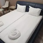 централ Hotel *