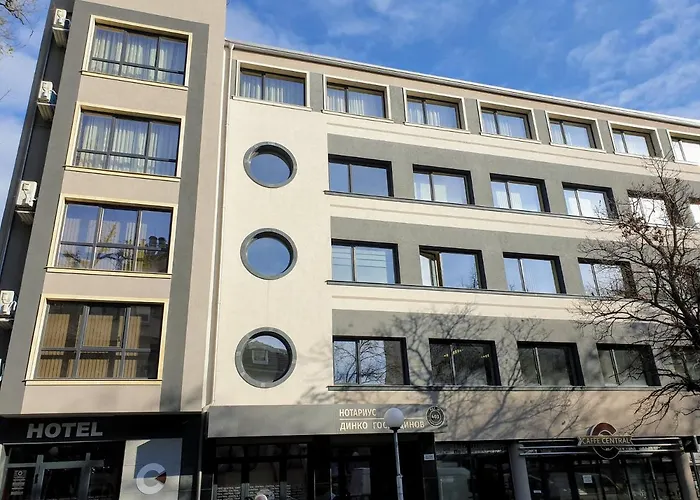 Хотел централ *